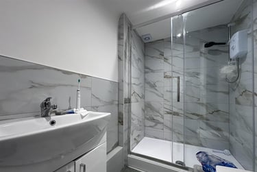 1 bed flat, Clarendon Road, Southsea, Portsmouth, PO40SA - Image 1